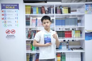 Học-sinh-Dewey-xuất-bản-tiểu-thuyết-Tiếng-Anh-cover